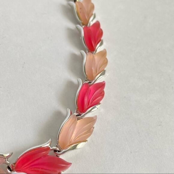 Vintage Pink Lucite Moonglow Leaf Necklace & Bracelet Set Silver Tone 60s Retro - Picture 6 of 14